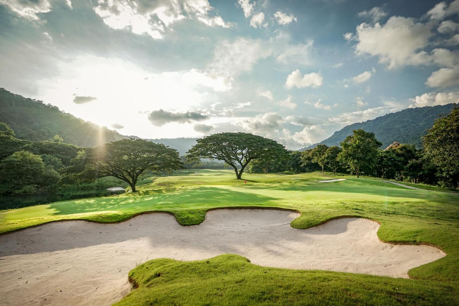 Royal Hills Golf Resort & Spa Nakhon Nayok Εξωτερικό φωτογραφία